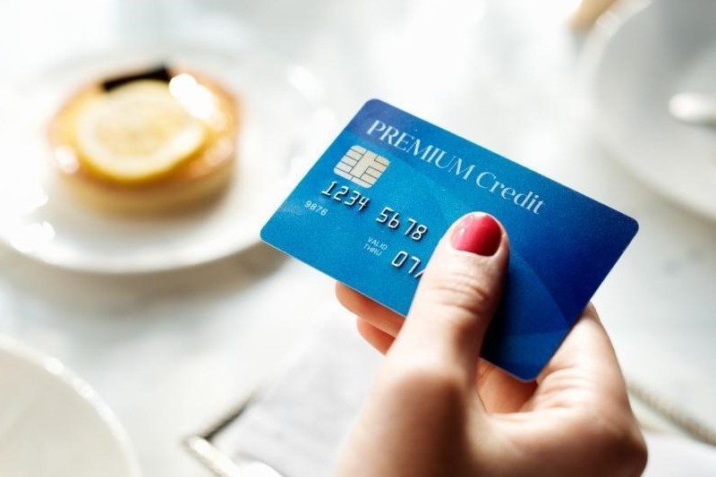 Thẻ tín dụng là loại thẻ ngân hàng được sử dụng phổ biến hiện nay